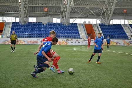 Футбол, юноши. 24 июня. Полуфинал Новосибирск-Барнаул. Фотогалерея